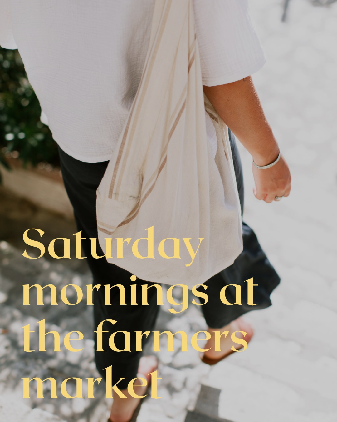 September has always felt a little different.Not because it's suddenly fall...But because life slows down just enough to notice the little things.🍃 Opening the windows.🛍️ Saturday mornings at the farmers market.🌅 Earlier sunsets.🕯️ Lighting a candle a little earlier in the evening.🥣 Knowing soup season is almost here.These are the moments we'll remember long after the season has passed.What's one little thing you love about September? We'd love to hear it in the comments. 🍎#September #SimpleLiving #SouthernOakArtisan #SoyCandles #HandPouredCandles #SmallBusiness #MadeInNC #CozyHome #SeptemberVibes #SlowLiving #LittleThings #HomeFragrance